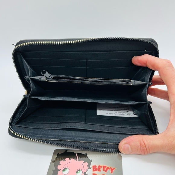 BETTY BOOP ZIP AROUND WRISTLET BLACK, RED AND GOLD HARDWARE - Picture 7 of 11